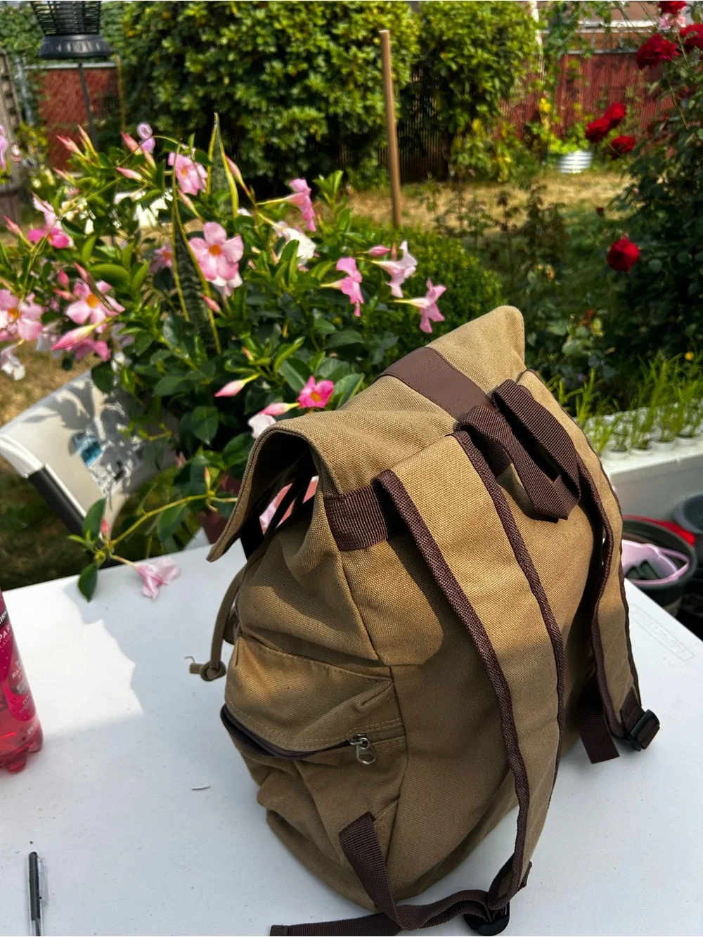 Bella Roso men’s Khaki Canvas Drawstring Backpack with Brown Trim Sz 17”x12” 8”